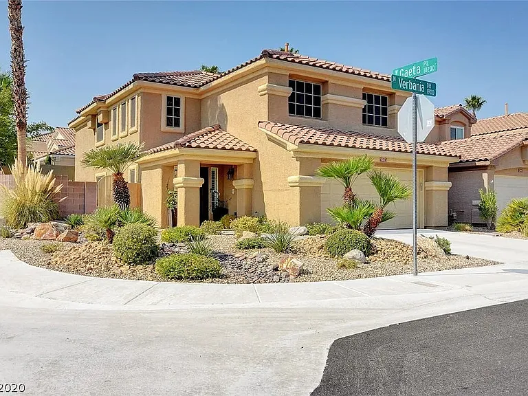 1941 Verbania Dr — Photo 1