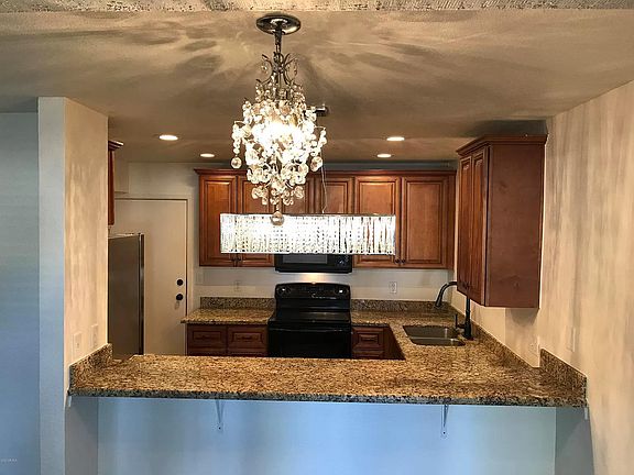 5th image of 20 S Buena Vista Ave Unit 102