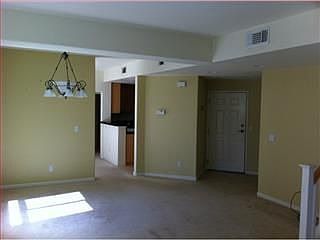 5th image of 589 King George Ave
