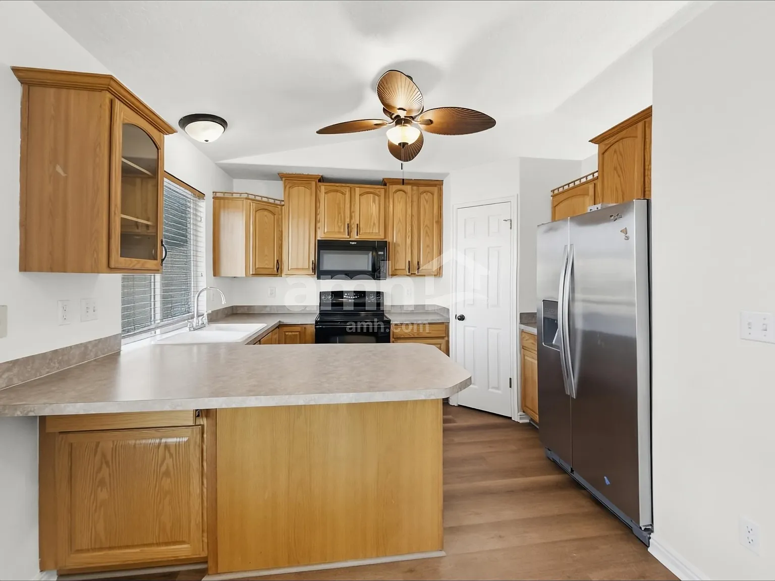 4 bed, 3.0 bath, 1710 sqft, $2,310 — Photo 3