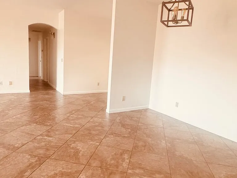 6707 E Kelton Ln — Photo 7
