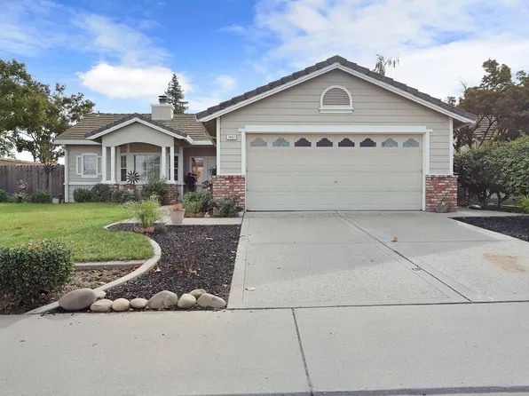1497 E J St, Oakdale, CA 95361