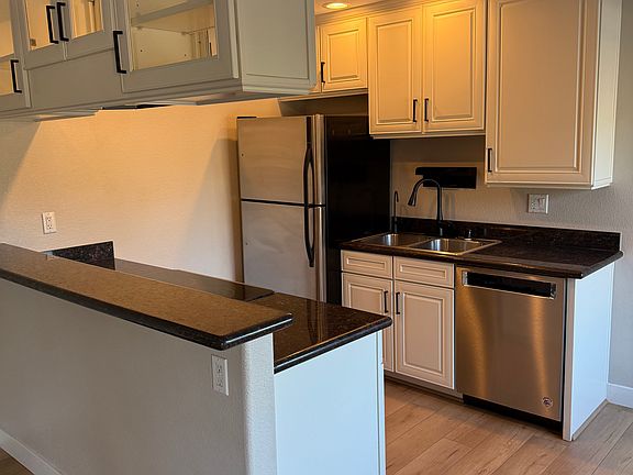 4th image of 8430 Via Mallorca Unit 207