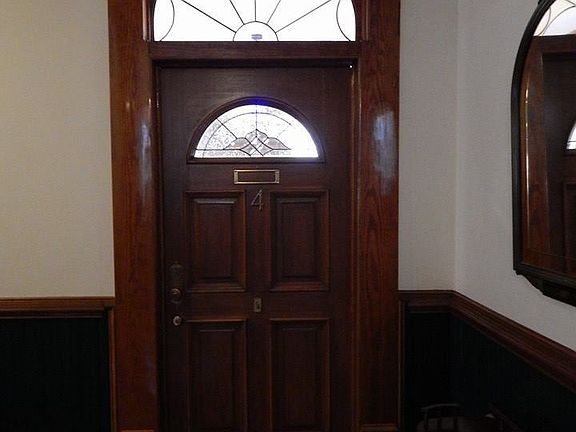 3rd image of 602 S Elm St APT 4