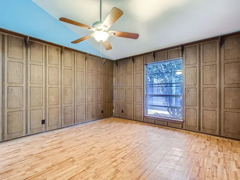 6422 Honey Hl — Photo 17