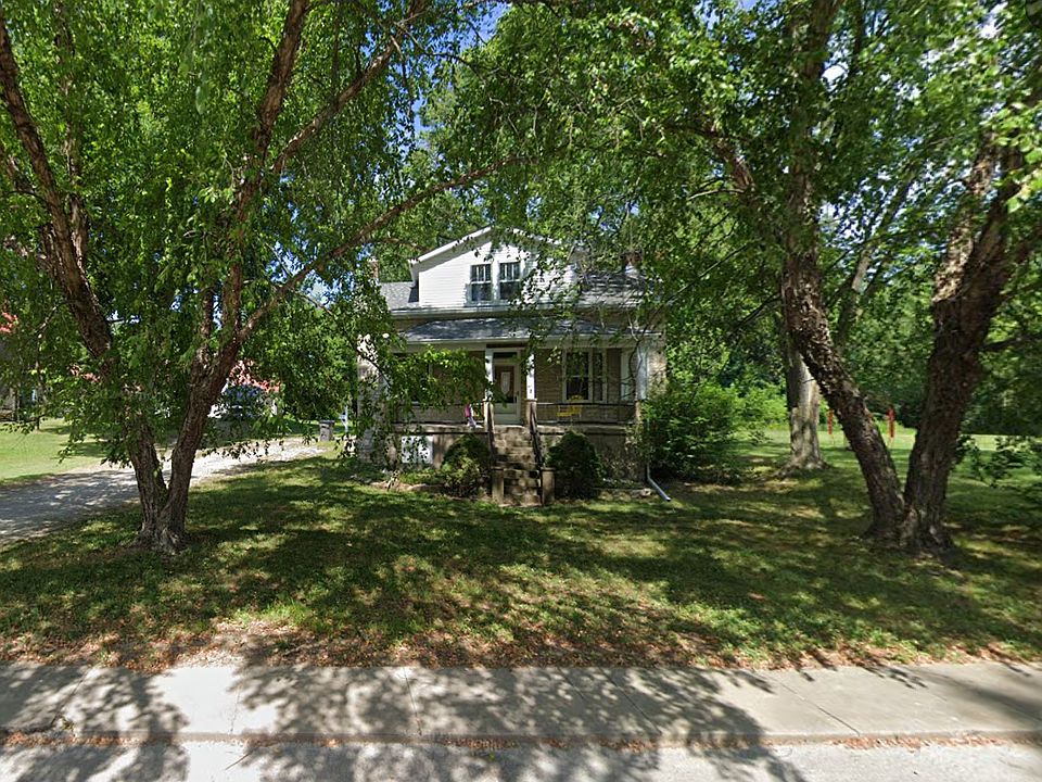 1st image of 398 N 3rd St