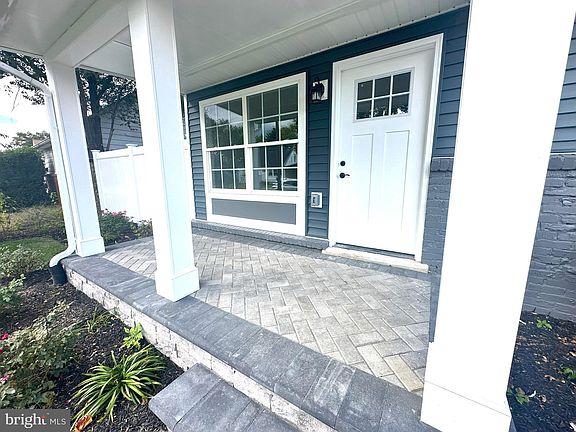 4th image of 112 Furnlea Dr