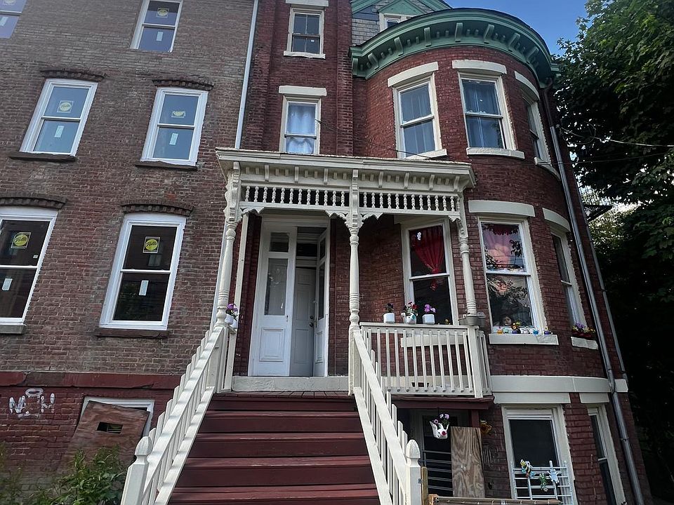 1st image of 42 Farrington St APT 3