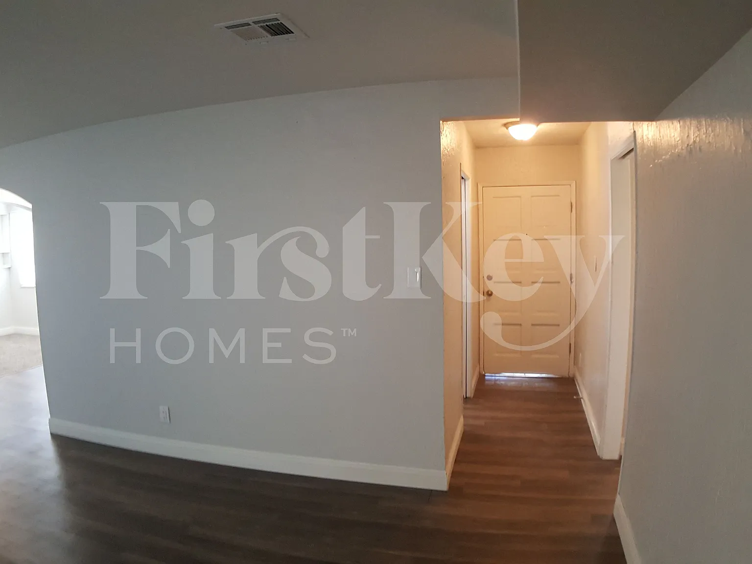 4 bed, 2.0 bath, 1688 sqft, $2,415 — Photo 2