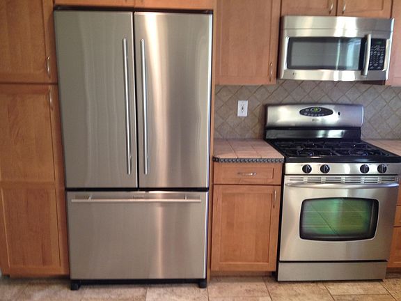 3rd image of 1040 Riverview Dr #1040