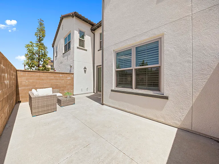 222 Ashby — Photo 24