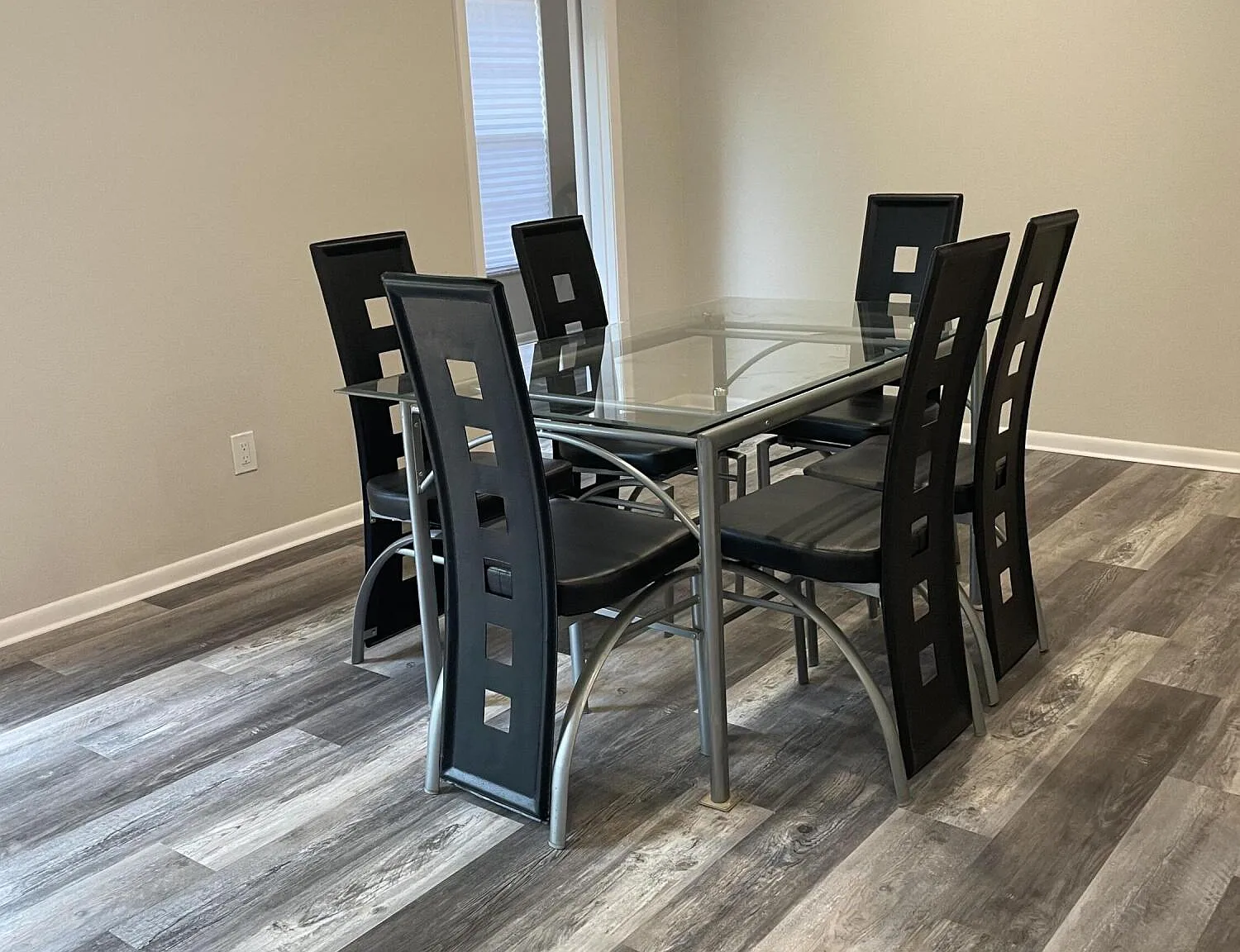 2 bed, 2.0 bath, 1167 sqft, $2,200 — Photo 3