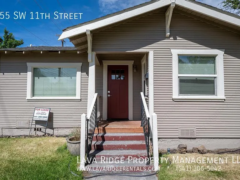 655 SW 11th St — Photo 2