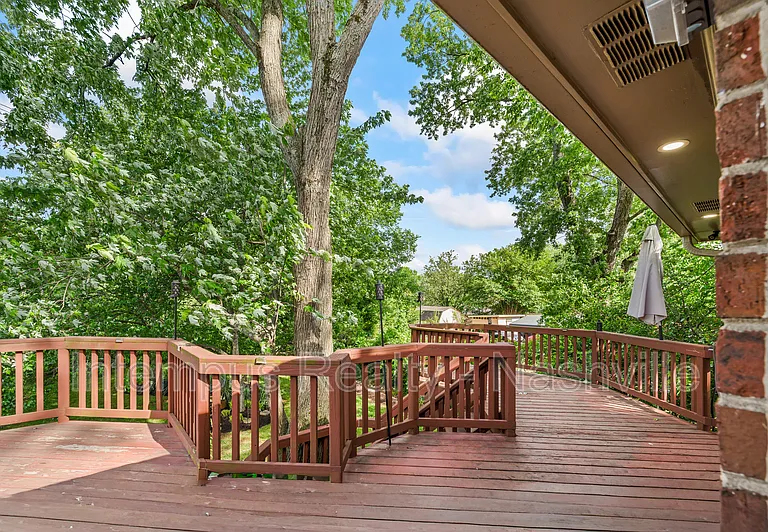 7020 Bonnamere Dr — Photo 28