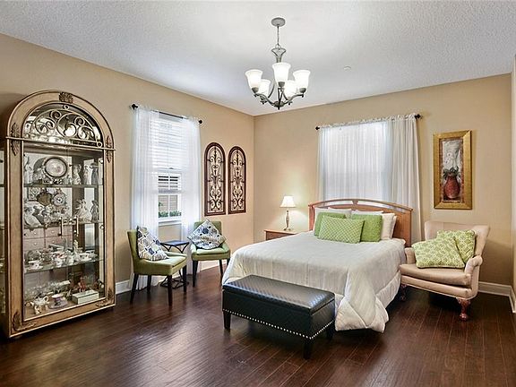 4th image of 1212 Lobelia Dr
