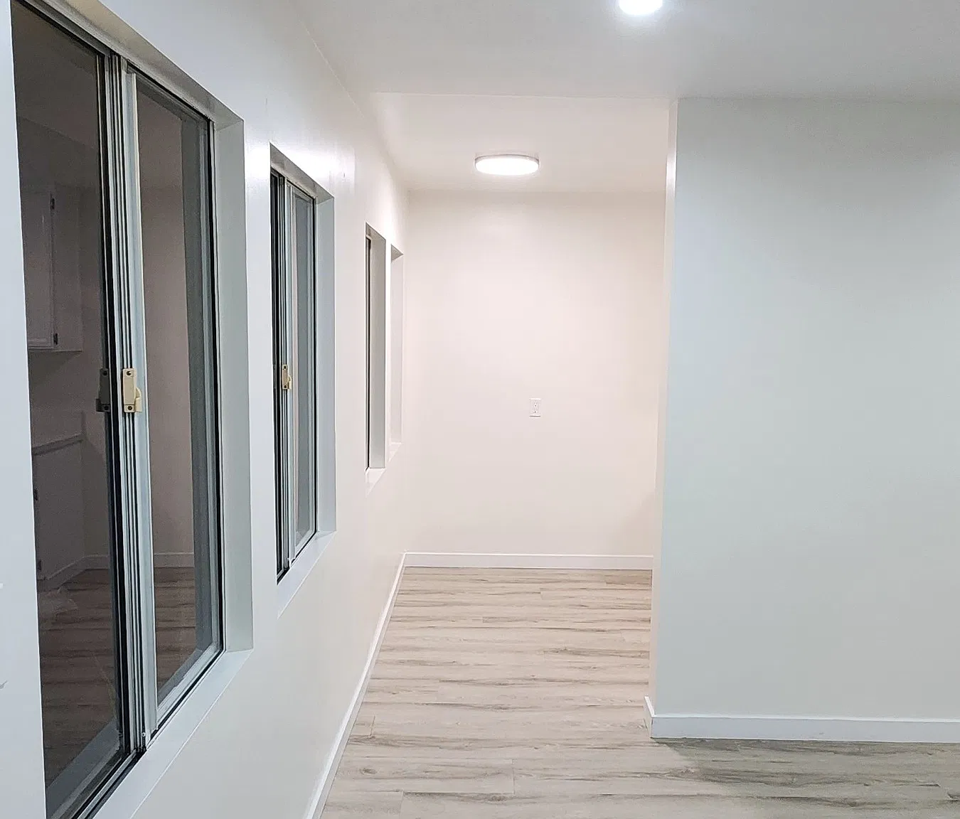 2 bed, 672 sqft, $2,585 — Photo 4