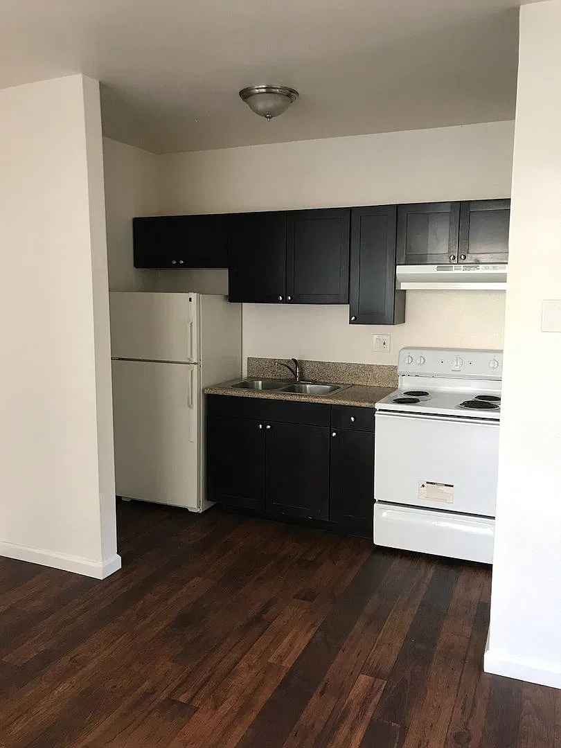 3854-62 Beyer Blvd — Photo 3