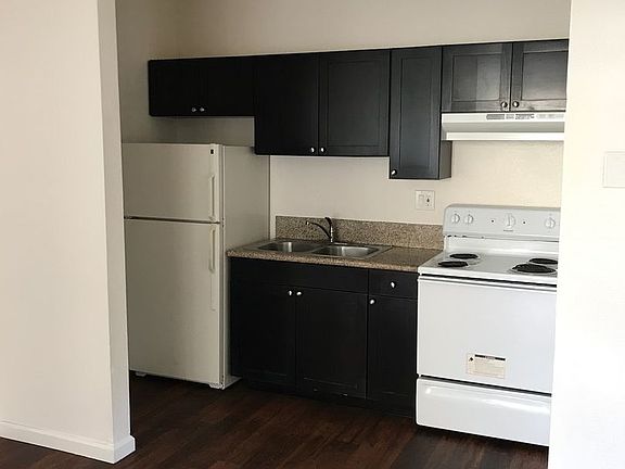 3rd image of 3854-62 Beyer Blvd #54-04