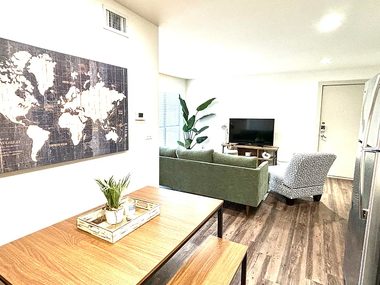 2806 Reagan St #104 — Photo 5
