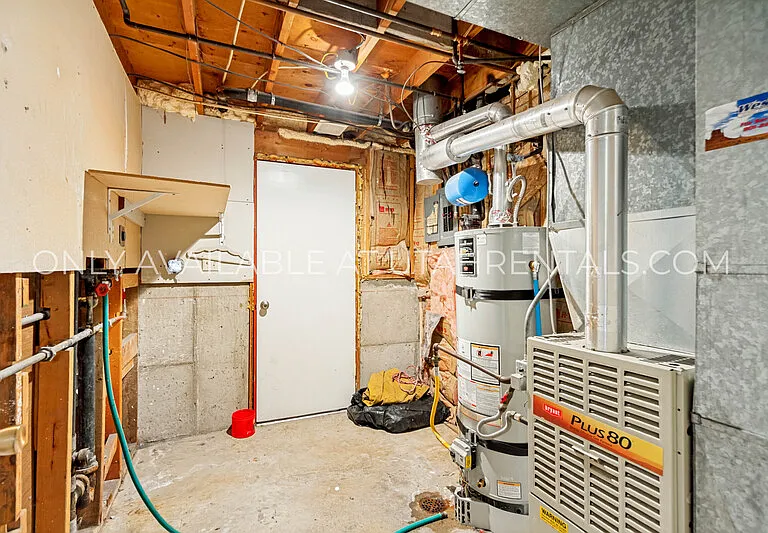 262 E 1165 N — Photo 21