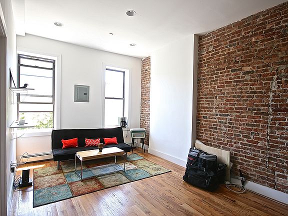 4th image of 229 Bainbridge St APT 2R