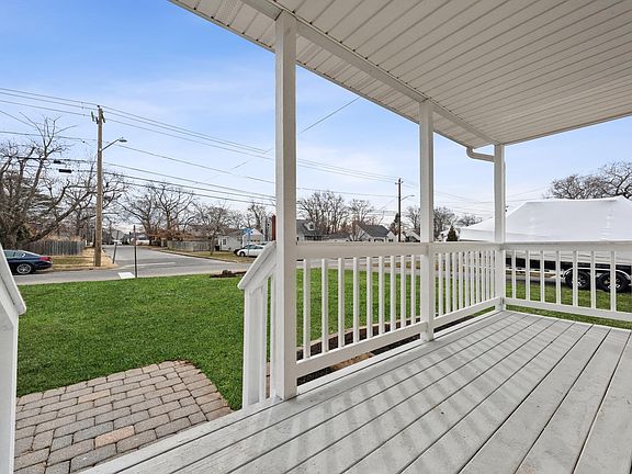 3rd image of 92 Gladstone Ave