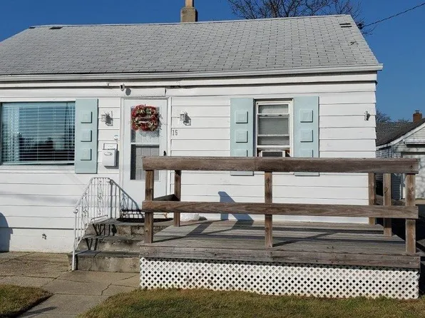 15 Stewart Street, Copiague, NY 11726