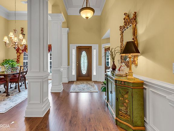 5th image of 52 Charles Way