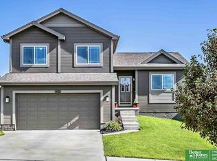 14522 Sunrise St, Bennington, NE 68007