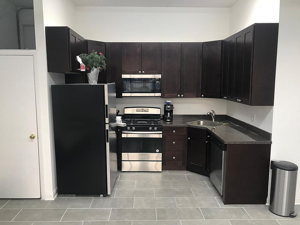 1st image of 5759 N Nagle Ave #1