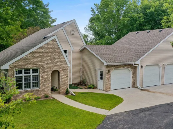 N1066 North Rd, Hortonville, WI 54944