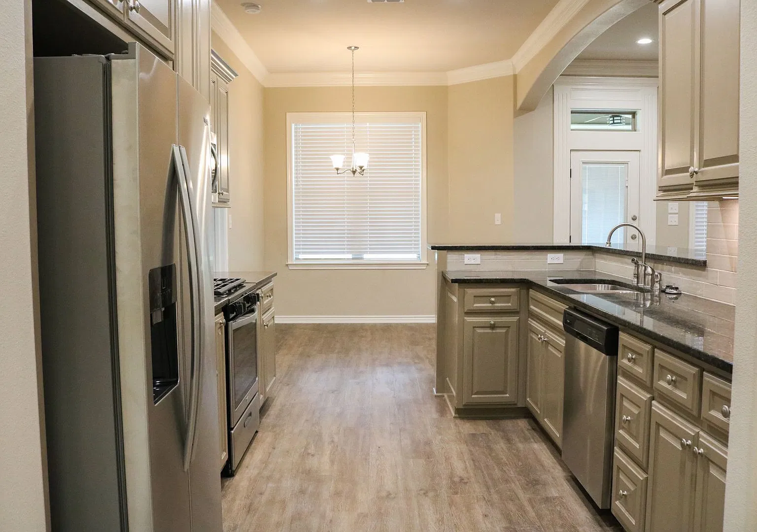 3915 Old Omen Rd — Photo 4