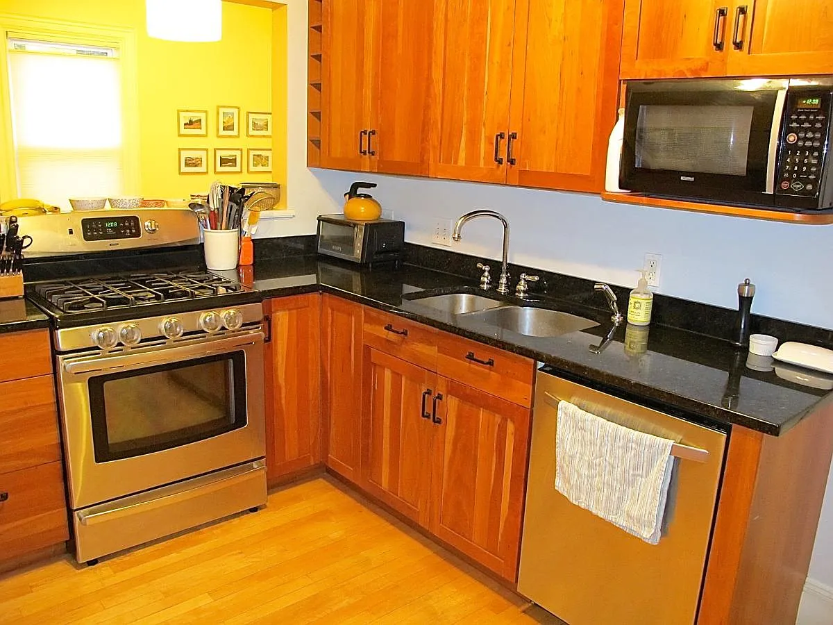 3 bed, 1288 sqft, $3,399 — Photo 4