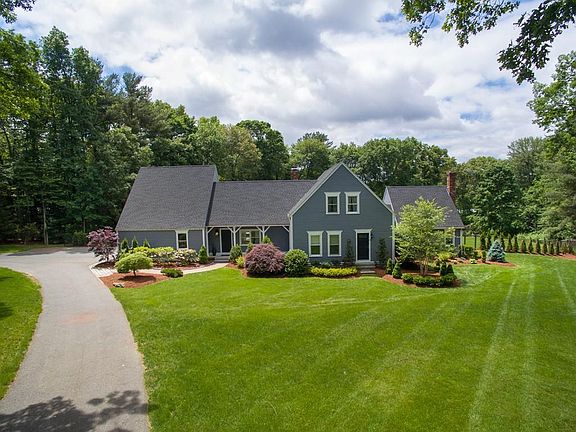 2nd image of 10 Wyndemere Dr