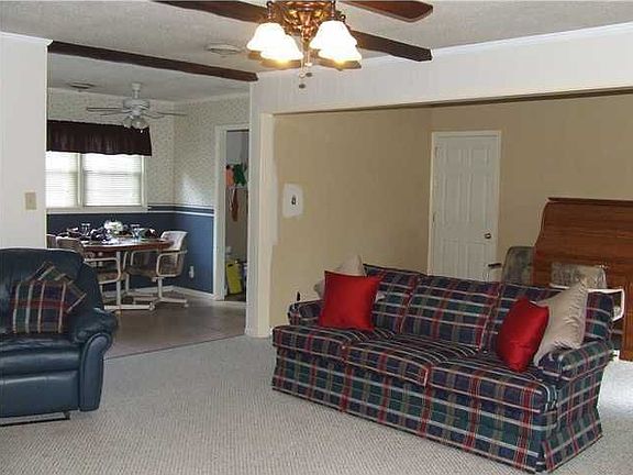 4th image of 639 Sarver Ave