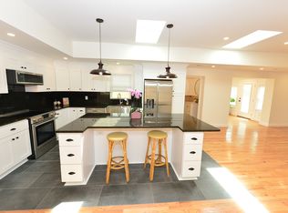 817 Englewood Dr, Chesapeake, VA 23320
