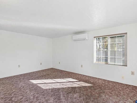 5th image of 82600 Green Valley St