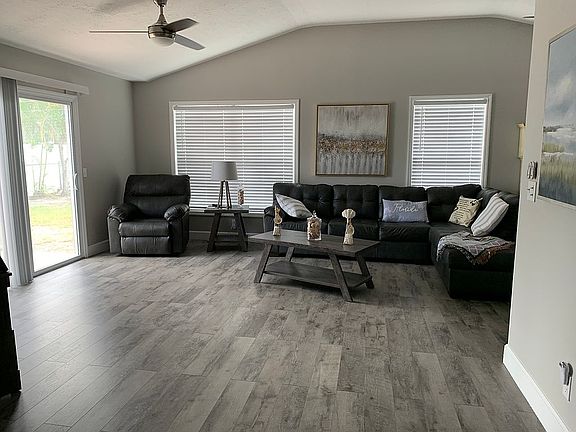 5th image of 595 Lois Ln