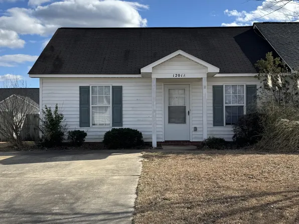 1201 Masters Ln #A, Greenville, NC 27834