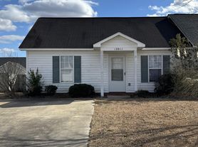 1201 Masters Ln, Greenville, NC