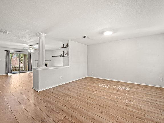 5th image of 11140 Currin Ln