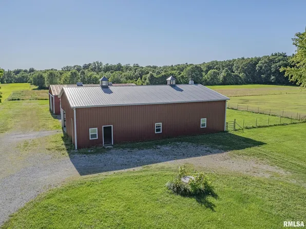 2695 Norton Rd, Odin, IL 62870