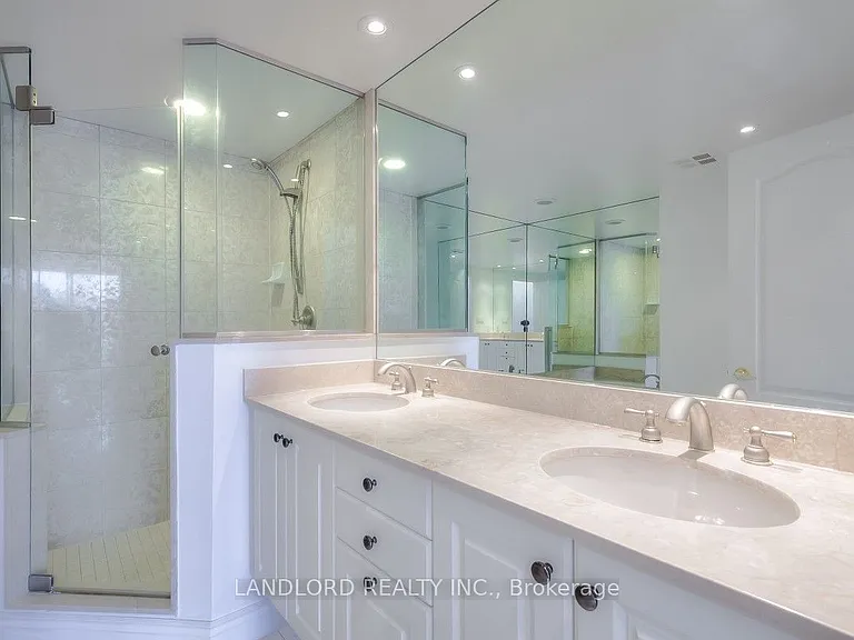 77 McMurrich St #307 — Photo 10