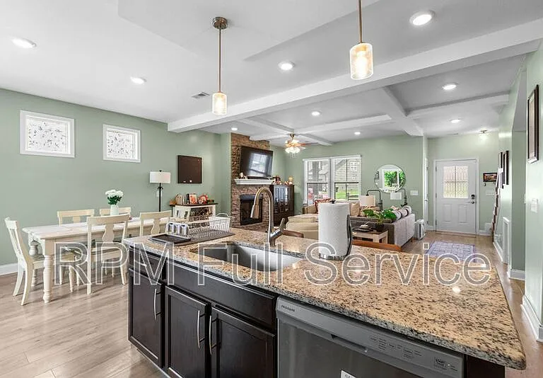 604 Alvin Rd — Photo 15