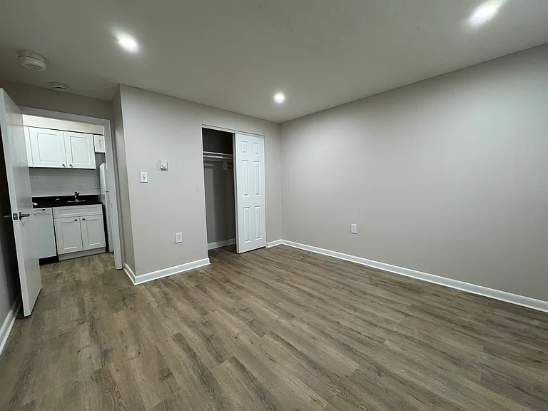 328 Greenwood St #B-4 — Photo 5