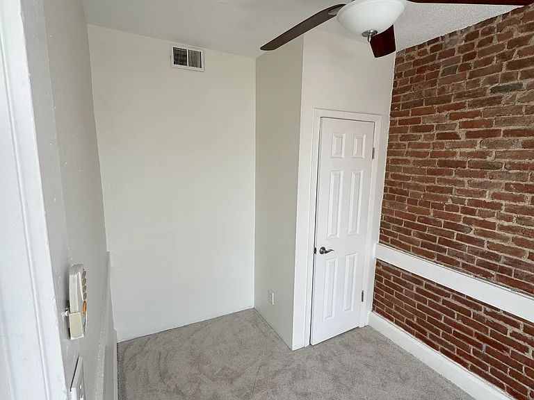 1035 Allen Ave #2F — Photo 6