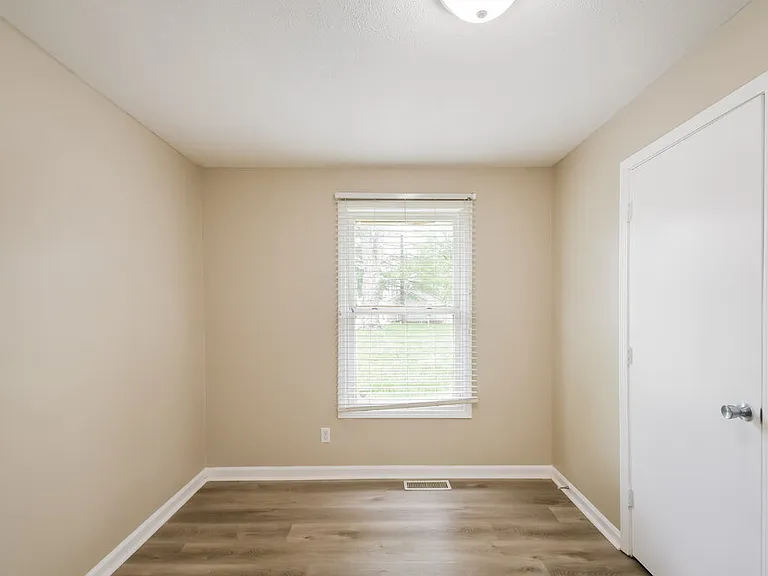 4825 Manker St — Photo 12