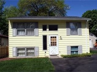 1328 Idlewild Dr, Round Lake Beach, IL