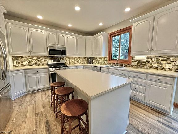 5th image of 7501 Southampton Dr