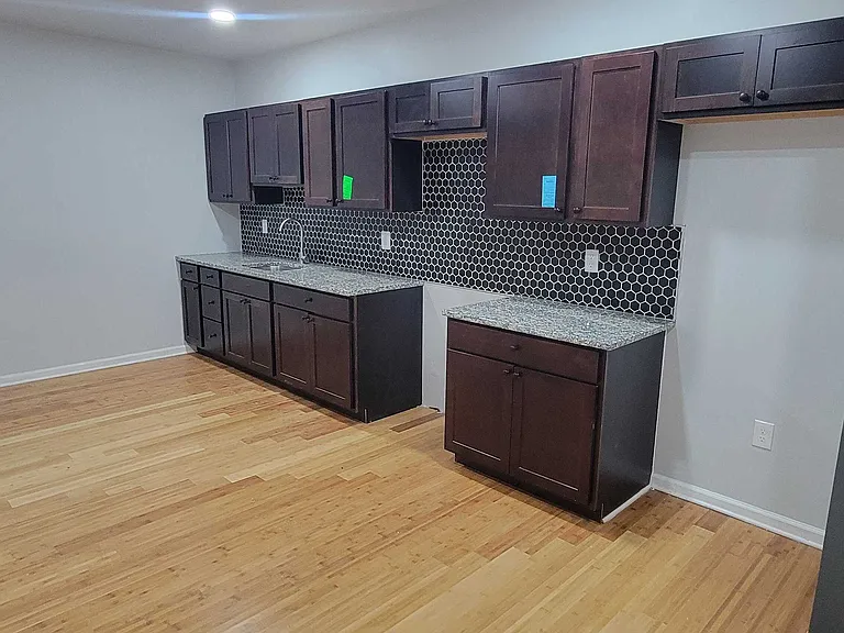 1626 W Saratoga St — Photo 3